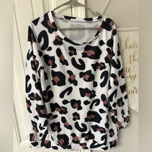 Sweatshirt/long sleeve cow print from a boutique